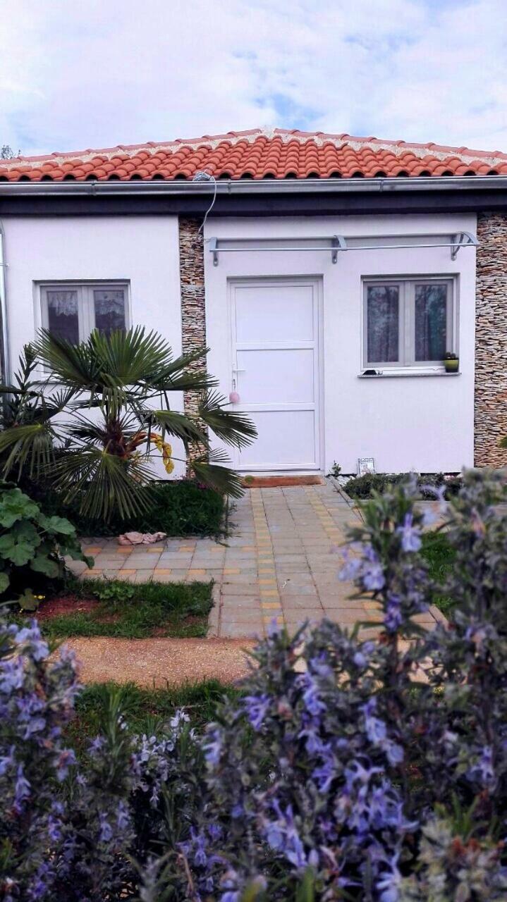 Studio Apartman Vortex Fazana Exterior photo